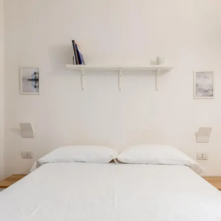 Quiet Two-room A Few Steps From Mm Ptvenezia Appartement