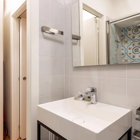 Quiet Two-room A Few Steps From Mm Ptvenezia Appartement Milan